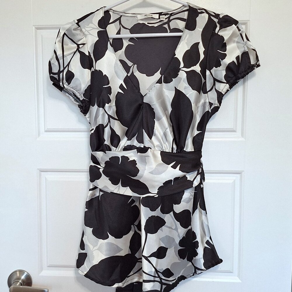 Black white and gray top with sheen